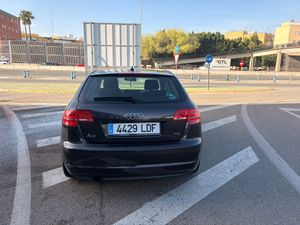 Audi A3 1.6 TDI 105 CV Attraction - Foto 6