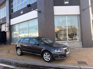 Audi A3 1.6 TDI 105 CV Attraction - Foto 3