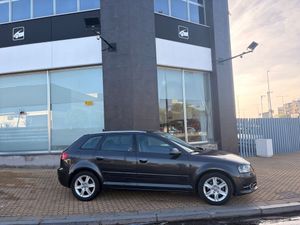 Audi A3 1.6 TDI 105 CV Attraction - Foto 4