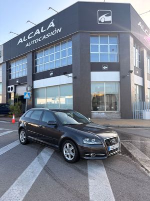 Audi A3 1.6 TDI 105 CV Attraction - Foto 19