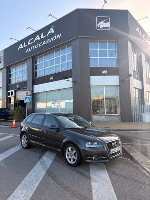 Audi A3 1.6 TDI 105 CV Attraction - Foto 18