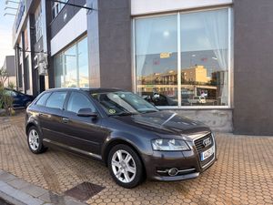 Audi A3 1.6 TDI 105 CV Attraction - Foto 16