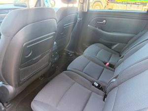 Kia Carens 1.7 CRDi VGT 115 CV Drive Eco-Dynamics 7 plazas - Foto 8