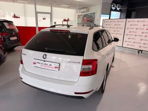 Skoda Octavia Combi 1.0 TSI 85 kW - Foto 7