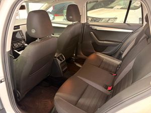 Skoda Octavia Combi 1.0 TSI 85 kW - Foto 13