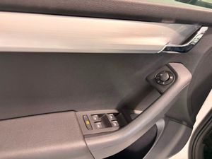 Skoda Octavia Combi 1.0 TSI 85 kW - Foto 25
