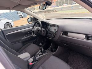 Mitsubishi Outlander Motion 4WD 220 DI-D 7 plazas - Foto 6