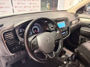 Mitsubishi Outlander Motion 4WD 220 DI-D 7 plazas - Foto 25
