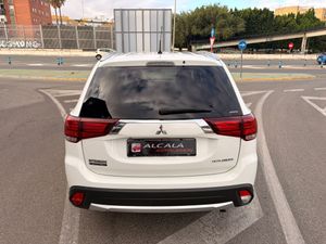 Mitsubishi Outlander Motion 4WD 220 DI-D 7 plazas - Foto 3