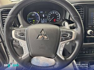 Mitsubishi Outlander  2.4 PHEV  Auto 4WD Kaiteki+ - Foto 15