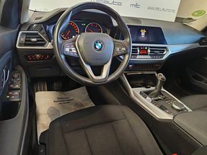 BMW Serie 3 318d Berlina - Foto 18