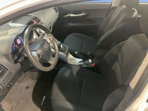 Toyota Auris 1.8 HIBRIDO  - Foto 6