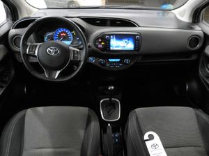 Toyota Yaris 1.5 HYBRID ACTIVE  - Foto 8