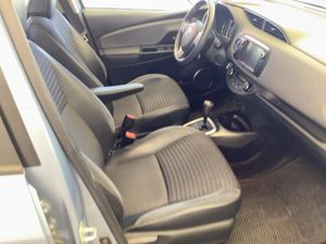 Toyota Yaris ADVANCE - Foto 11