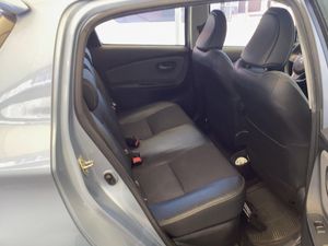 Toyota Yaris ADVANCE - Foto 12