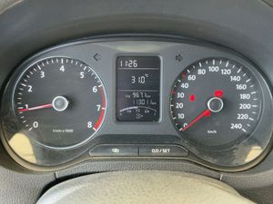 Volkswagen Polo 1.2 ADVANCE - Foto 8