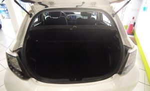 Toyota Yaris ACTIVE+ - Foto 9