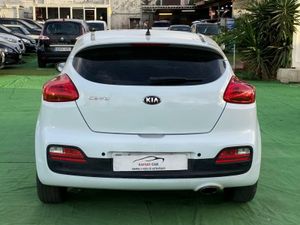Kia Ceed 1.4 100CV - Foto 17