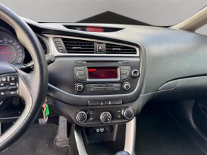 KIA CEED 1.4 100CV - Foto 14