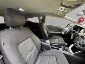 KIA CEED 1.4 100CV - Foto 11