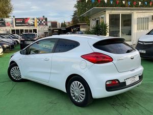 Kia Ceed 1.4 100CV - Foto 32