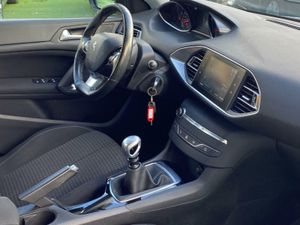 Peugeot 308 SW 1.5 130CV - Foto 17