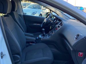 Peugeot 5008 2.0 150CV EX SERVICIO PUBLICO - Foto 27