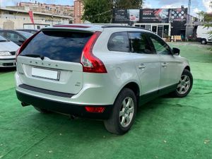 Volvo XC60 2.4 205CV AWD KINETIC AUTO - Foto 41
