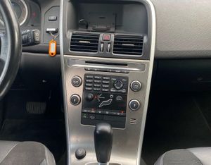 Volvo XC60 2.4 205CV AWD KINETIC AUTO - Foto 35