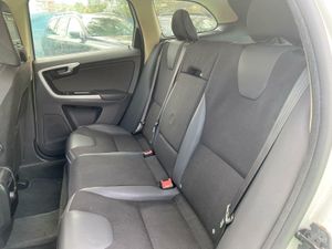 Volvo XC60 2.4 205CV AWD KINETIC AUTO - Foto 18