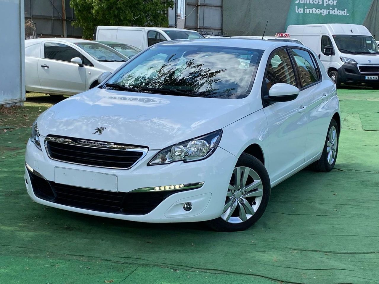 Peugeot 308 1.2 110CV - Foto 1