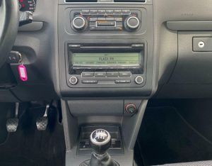 Volkswagen Touran 1.6 105CV - Foto 35