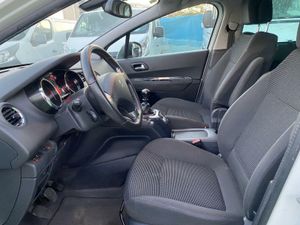 Peugeot 5008 1.6 120CV Active  BlueHDi 120 EAT6 - Foto 24