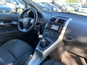 Toyota Auris 1.4 90CV - Foto 11