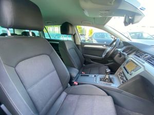 Volkswagen Passat 2.0 150CV - Foto 12