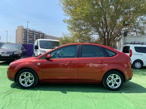 Ford Focus 1.6 101CV - Foto 28