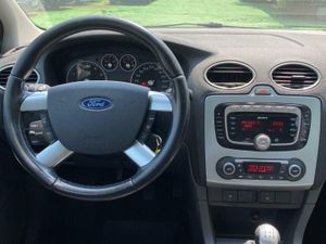 Ford Focus 1.6 101CV - Foto 36