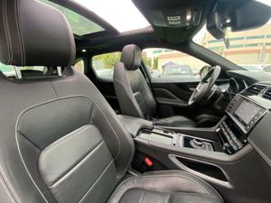 Jaguar F-Pace 2.0 240CV - Foto 15