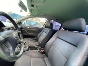 Volkswagen Passat 1.9 100CV - Foto 9