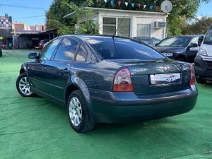 Volkswagen Passat 1.9 100CV - Foto 18