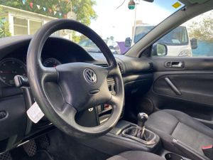 Volkswagen Passat 1.9 100CV - Foto 8