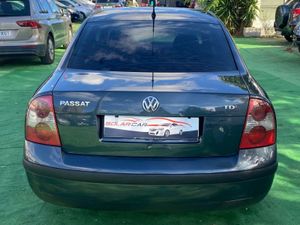 Volkswagen Passat 1.9 100CV - Foto 20