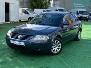 Volkswagen Passat 1.9 100CV - Foto 24
