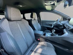 PEUGEOT 5008 1.5 130CV - Foto 32