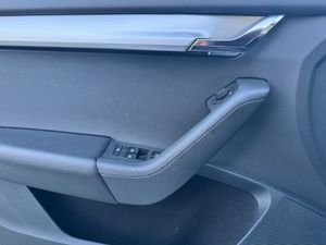 Skoda Octavia 1.6 TDI 85KW 115CV Ambition - Foto 18