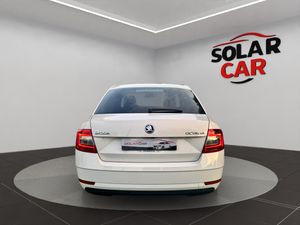 Skoda Octavia 1.6 TDI 85KW 115CV Ambition - Foto 26