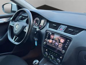 Skoda Octavia 1.6 TDI 85KW 115CV Ambition - Foto 9