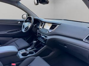 Hyundai Tucson 2.0 CRDi 100 kW (136 CV) 4x4 Go Sky Aut. - Foto 10