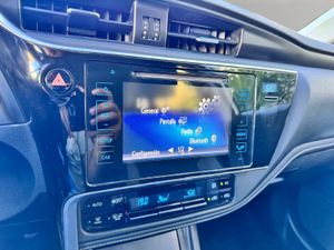 Toyota Auris 1.4 90D Active - Foto 13