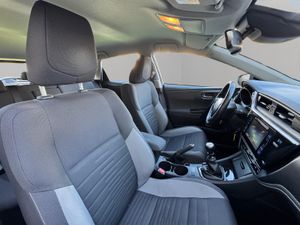 Toyota Auris 1.4 90D Active - Foto 11